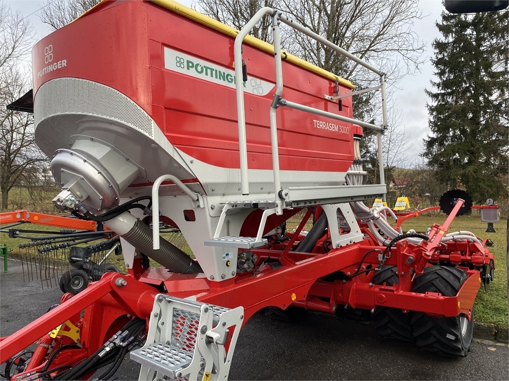 Pöttinger Terrasem 3000 D - Semeadora combinada: foto 1 Pöttinger Terrasem 3000 D - Semeadora combinada: foto 1