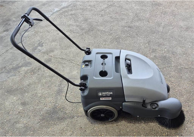 Nilfisk SW 750 - Varredora urbana: foto 1 Nilfisk SW 750 - Varredora urbana: foto 1