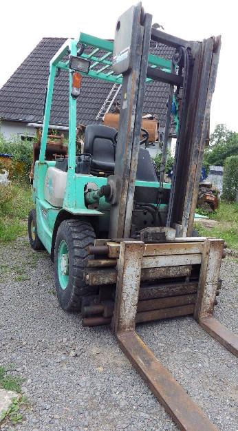 Mitsubishi FD25 Diesel Zinkenverstellgerät - Empilhador a diesel: foto 2 Mitsubishi FD25 Diesel Zinkenverstellgerät - Empilhador a diesel: foto 2