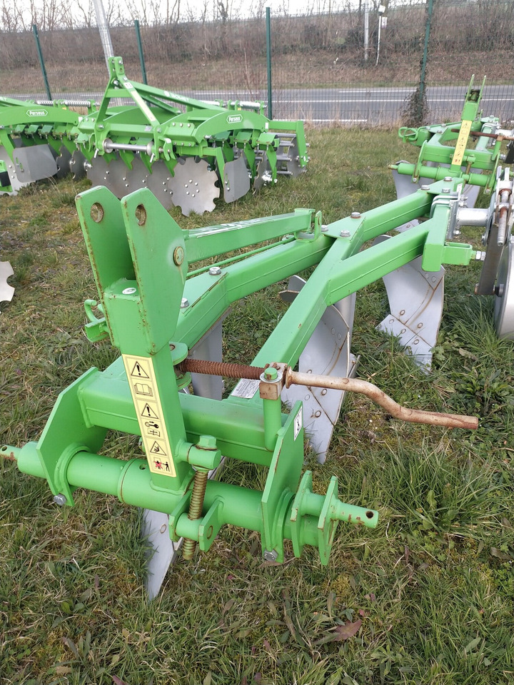 BOMET Charrue à Socs LYRA - Arado: foto 2 BOMET Charrue à Socs LYRA - Arado: foto 2