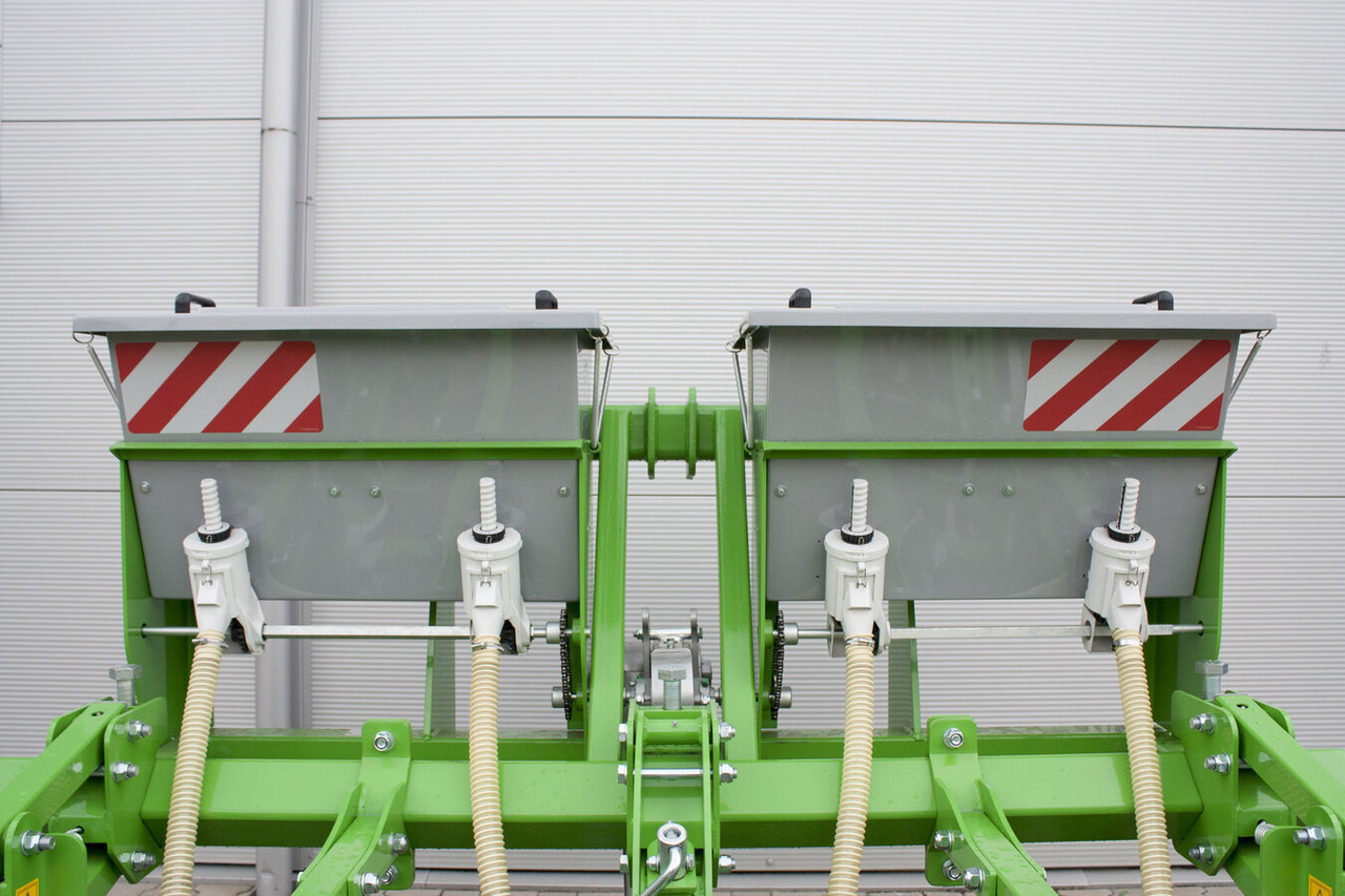 BOMET DISTRIBUTEUR ENGRAIS MINERAUX POUR BINEUSE 2 RANGS NEMBUS - Equipamento de fertilização: foto 1 BOMET DISTRIBUTEUR ENGRAIS MINERAUX POUR BINEUSE 2 RANGS NEMBUS - Equipamento de fertilização: foto 1
