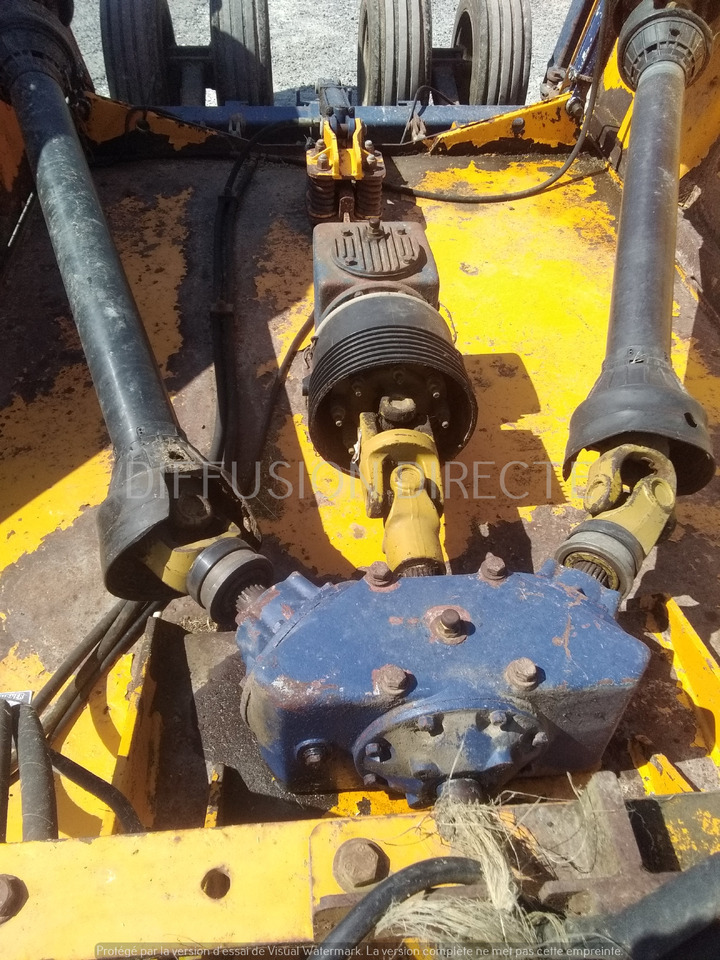 BOMFORD BROYEUR A AXE HORIZONTAL TRI WING 4600 - Equipamentos para jardinagem: foto 5 BOMFORD BROYEUR A AXE HORIZONTAL TRI WING 4600 - Equipamentos para jardinagem: foto 5