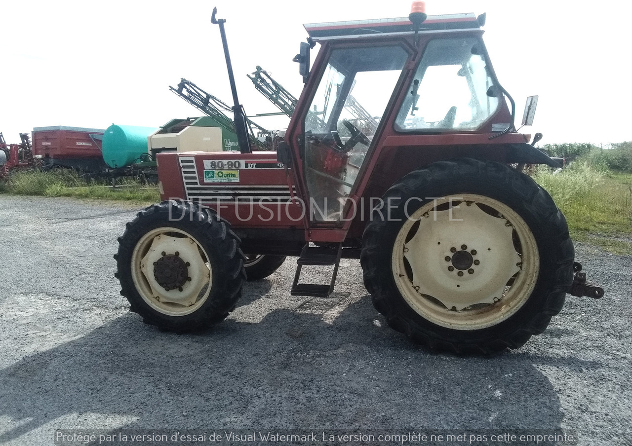 FIAT TRACTEUR AGRICOLE 80-90 DT - Trator: foto 2 FIAT TRACTEUR AGRICOLE 80-90 DT - Trator: foto 2