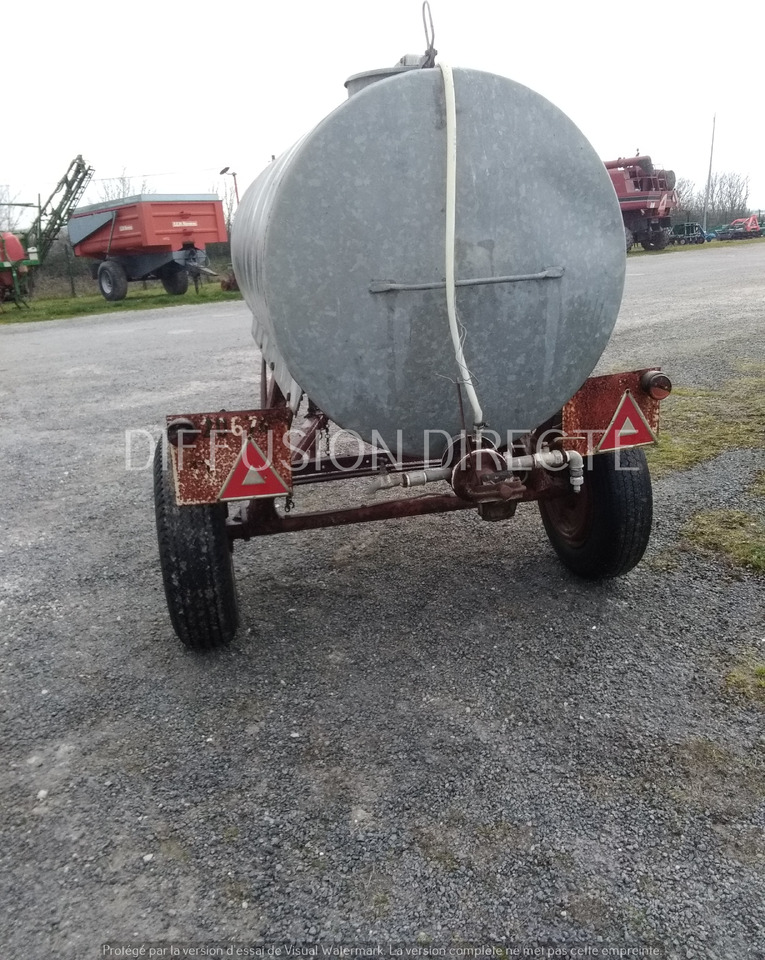 TONNE A EAU 1500 - Reboque cisterna: foto 3 TONNE A EAU 1500 - Reboque cisterna: foto 3