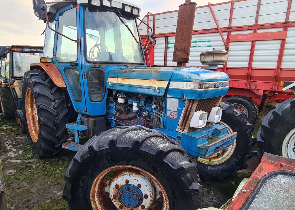 Ford 7810 4×4 Tractor - Trator: foto 2 Ford 7810 4×4 Tractor - Trator: foto 2