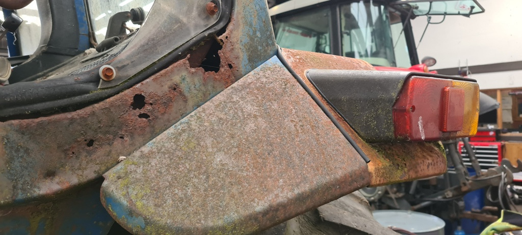Trator Ford 8210: foto 10