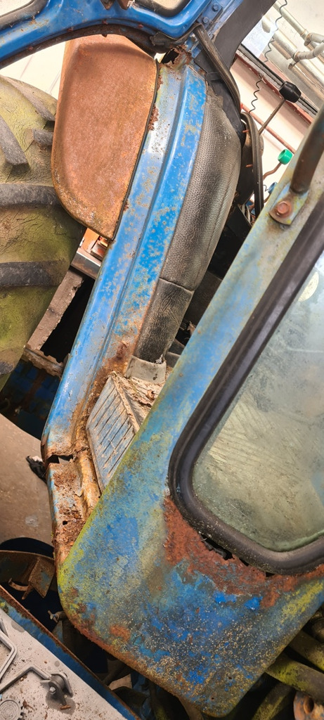 Trator Ford 8210: foto 8
