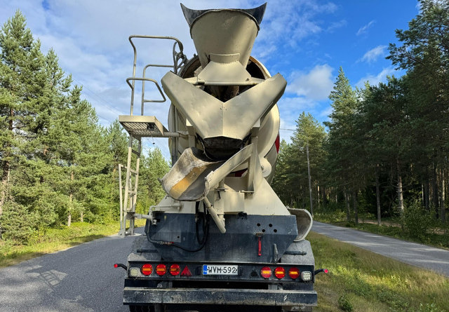 Liebherr12m3 Perävaunu - Semi-reboque betoneira: foto 3 Liebherr12m3 Perävaunu - Semi-reboque betoneira: foto 3