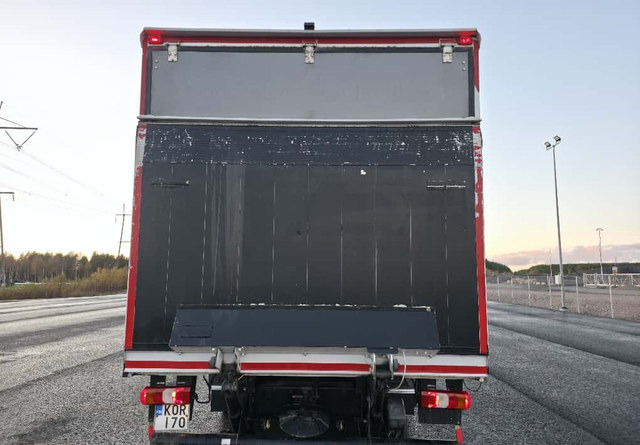 Mercedes-BenzAtego 4x2 Special - Máquina de outro: foto 4 Mercedes-BenzAtego 4x2 Special - Máquina de outro: foto 4