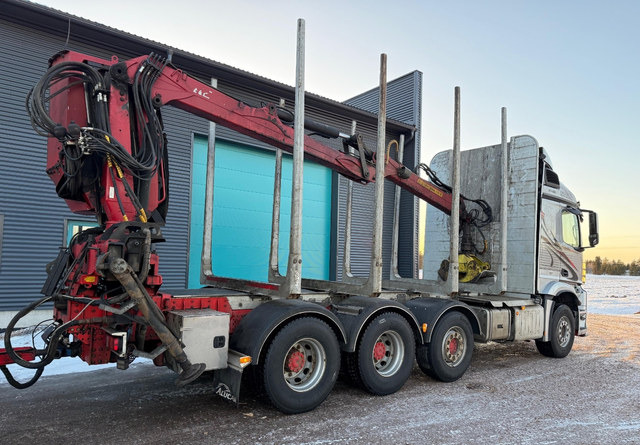 Mercedes-BenzArocs 8x4 Nosturilla! - Camião de transporte de madeira, Camião grua: foto 5 Mercedes-BenzArocs 8x4 Nosturilla! - Camião de transporte de madeira, Camião grua: foto 5