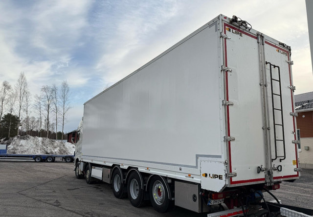 Volvo FH16 750 10x4 - Camião furgão: foto 3 Volvo FH16 750 10x4 - Camião furgão: foto 3