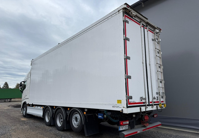 VolvoFH 540 8x4 66m3 - Camião furgão: foto 4 VolvoFH 540 8x4 66m3 - Camião furgão: foto 4