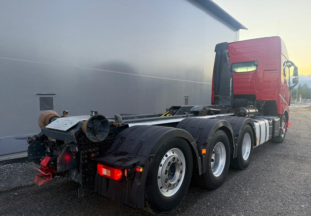 VolvoFH16 750 8X4 - Camião polibenne: foto 5 VolvoFH16 750 8X4 - Camião polibenne: foto 5