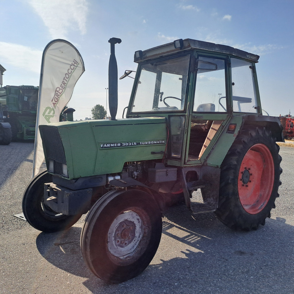 FENDT 303 LS FARMER - Trator: foto 1 FENDT 303 LS FARMER - Trator: foto 1