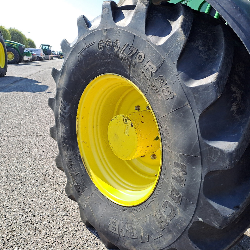 Trator JOHN DEERE 6210R: foto 8