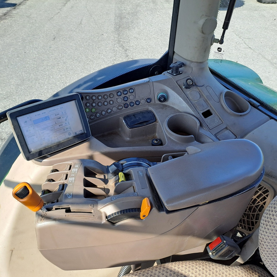 Trator JOHN DEERE 6210R: foto 11