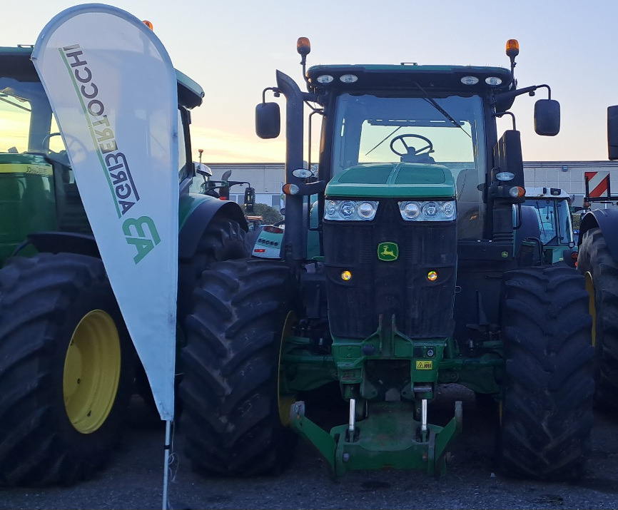 JOHN DEERE 7230R - Trator: foto 2 JOHN DEERE 7230R - Trator: foto 2