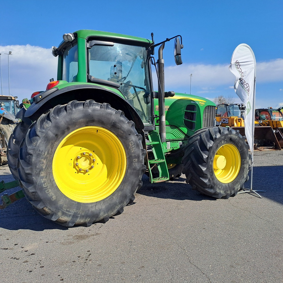 JOHN DEERE 7530 PREMIUM - Trator: foto 2 JOHN DEERE 7530 PREMIUM - Trator: foto 2
