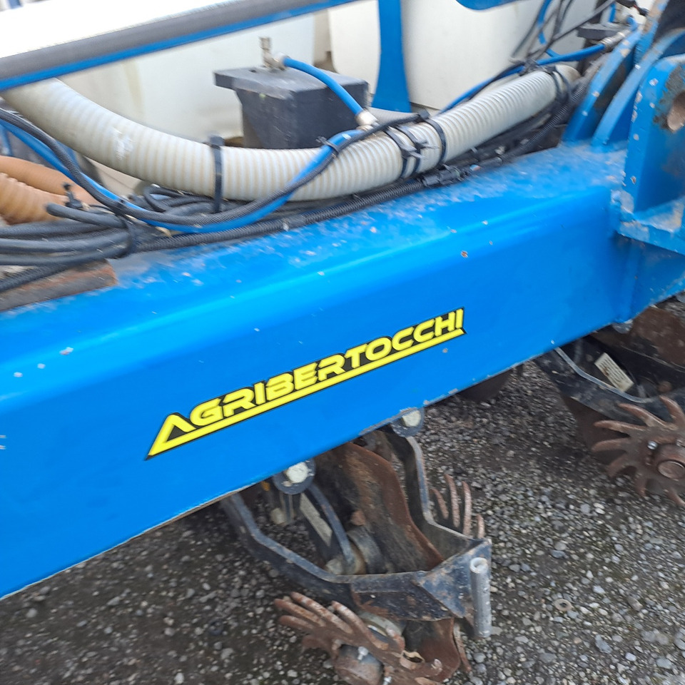 Locação financeira de  KINZE 3110 KINZE 3110: foto 8