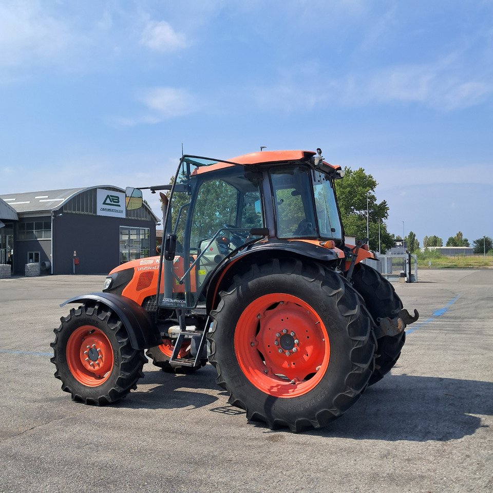 KUBOTA M9960 - Trator: foto 3 KUBOTA M9960 - Trator: foto 3