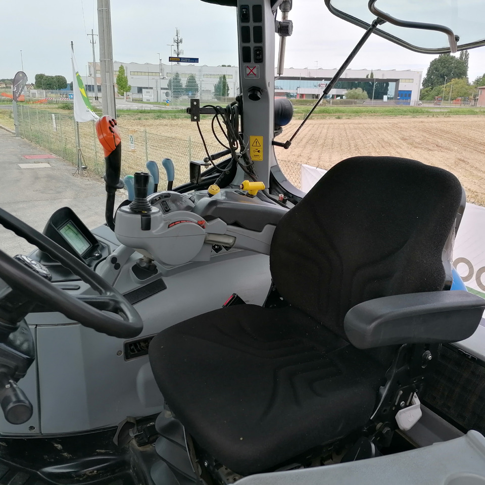Trator NEW HOLLAND 6090: foto 8