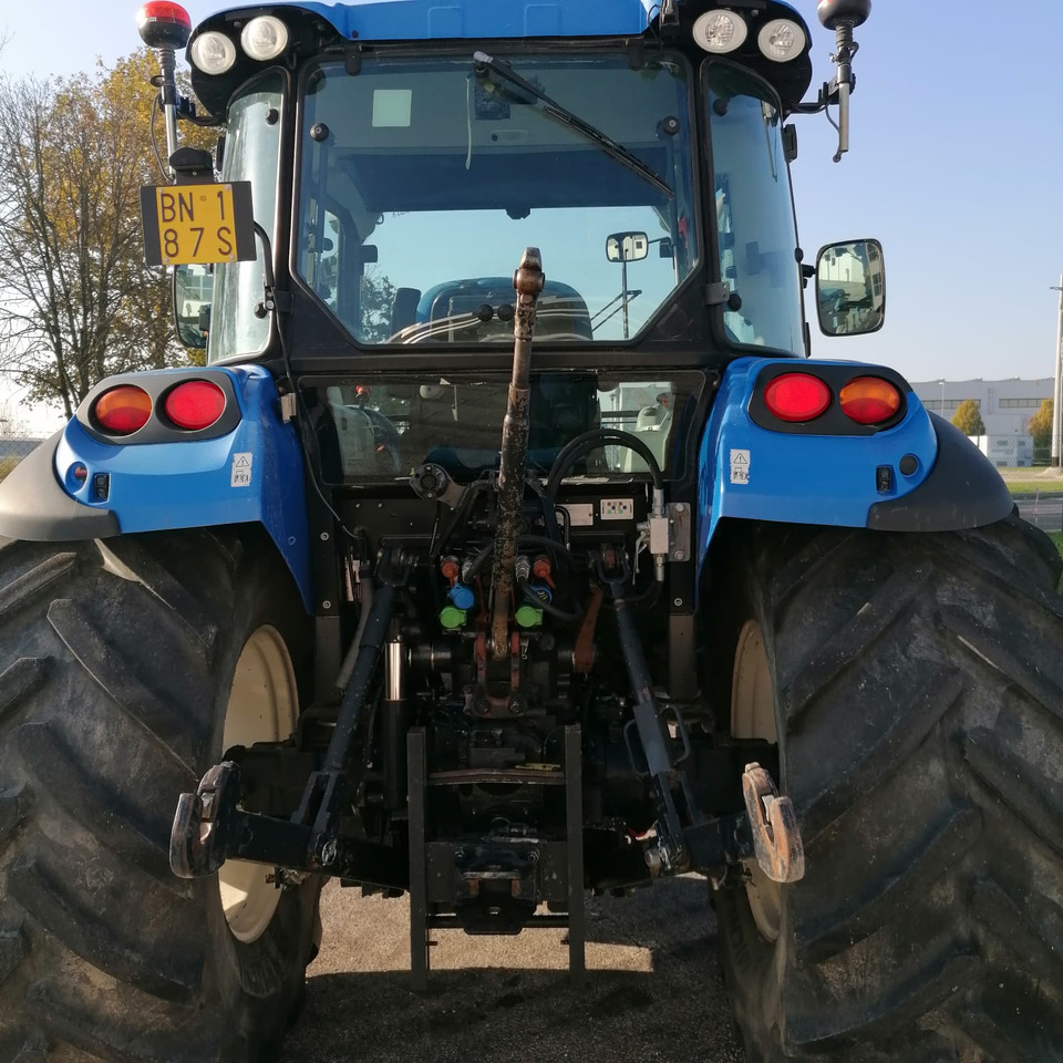 NEW HOLLAND T4.105 - Trator: foto 3 NEW HOLLAND T4.105 - Trator: foto 3