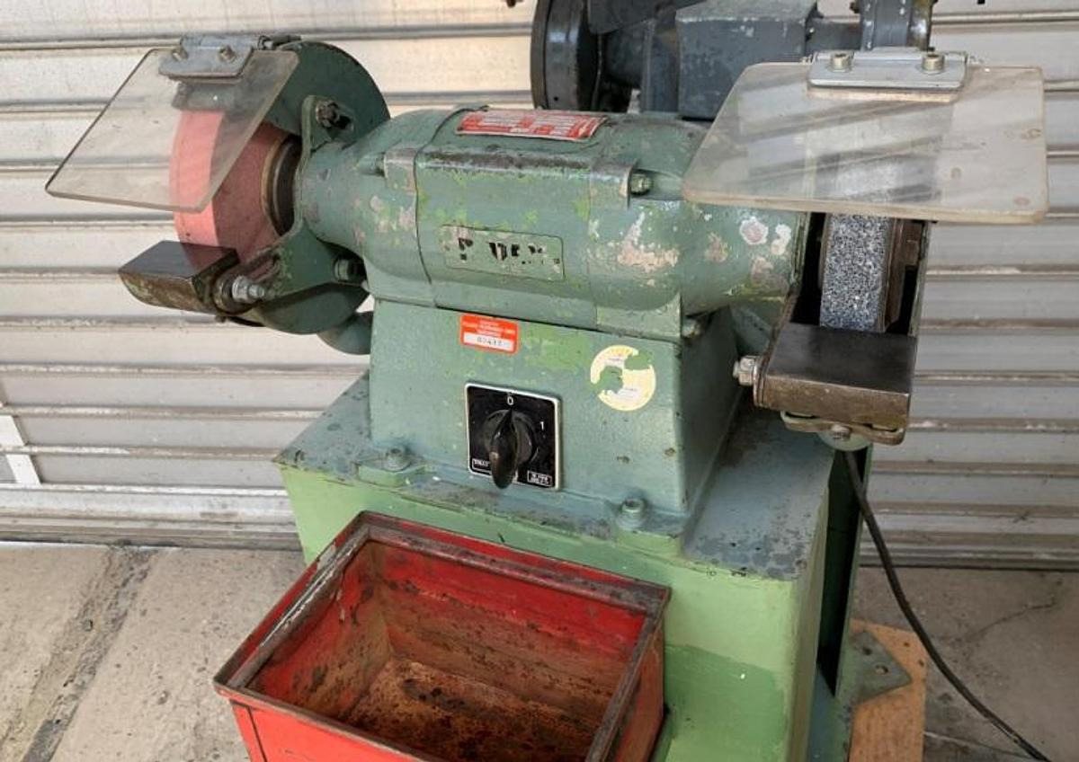 2 Doppelschleifböcke auf gem. Untergestell REMA - Máquina para metal: foto 2 2 Doppelschleifböcke auf gem. Untergestell REMA - Máquina para metal: foto 2