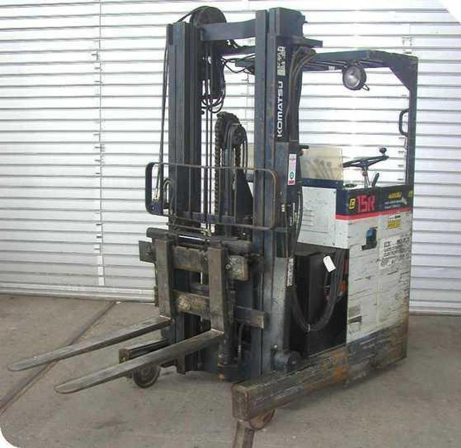 Gabelstapler KLOZ-KOMATSU - Empilhador retráctil: foto 1 Gabelstapler KLOZ-KOMATSU - Empilhador retráctil: foto 1