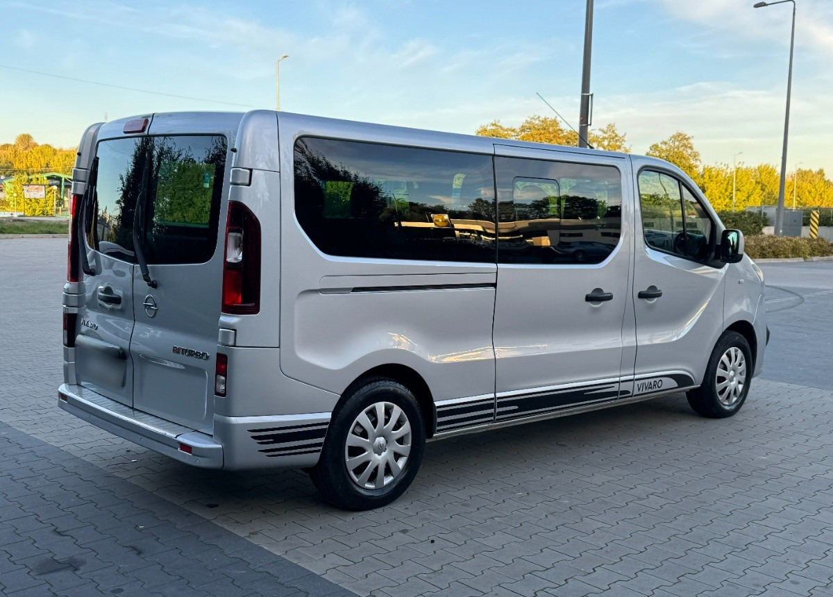 Opel Vivaro 1.6 DCI 145KM 9 osobowy Nawiewy góra dół DOINWESTOWANY Super stan - Carrinha: foto 4 Opel Vivaro 1.6 DCI 145KM 9 osobowy Nawiewy góra dół DOINWESTOWANY Super stan - Carrinha: foto 4
