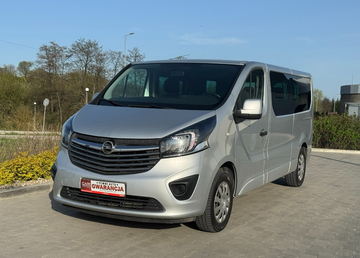 Opel Vivaro 2019 rok 9 osobowy nawiewy tylne Bezwypadkowy Niski przebieg FV23 - Minibus, Furgão de passageiros: foto 4 Opel Vivaro 2019 rok 9 osobowy nawiewy tylne Bezwypadkowy Niski przebieg FV23 - Minibus, Furgão de passageiros: foto 4