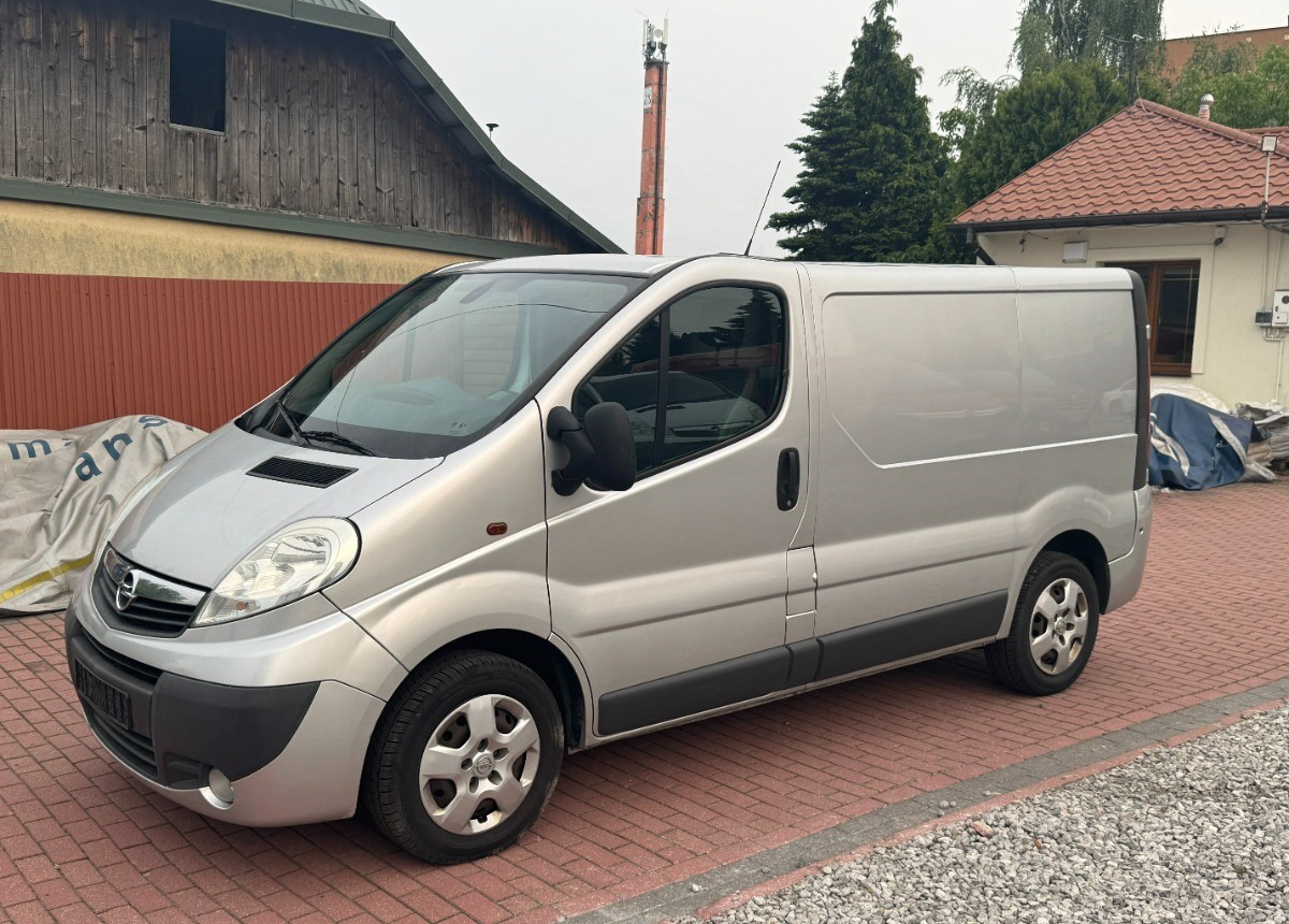 Opel Vivaro L1H1 Blaszak 3 osobowy Klimatyzacja - Furgão: foto 1 Opel Vivaro L1H1 Blaszak 3 osobowy Klimatyzacja - Furgão: foto 1