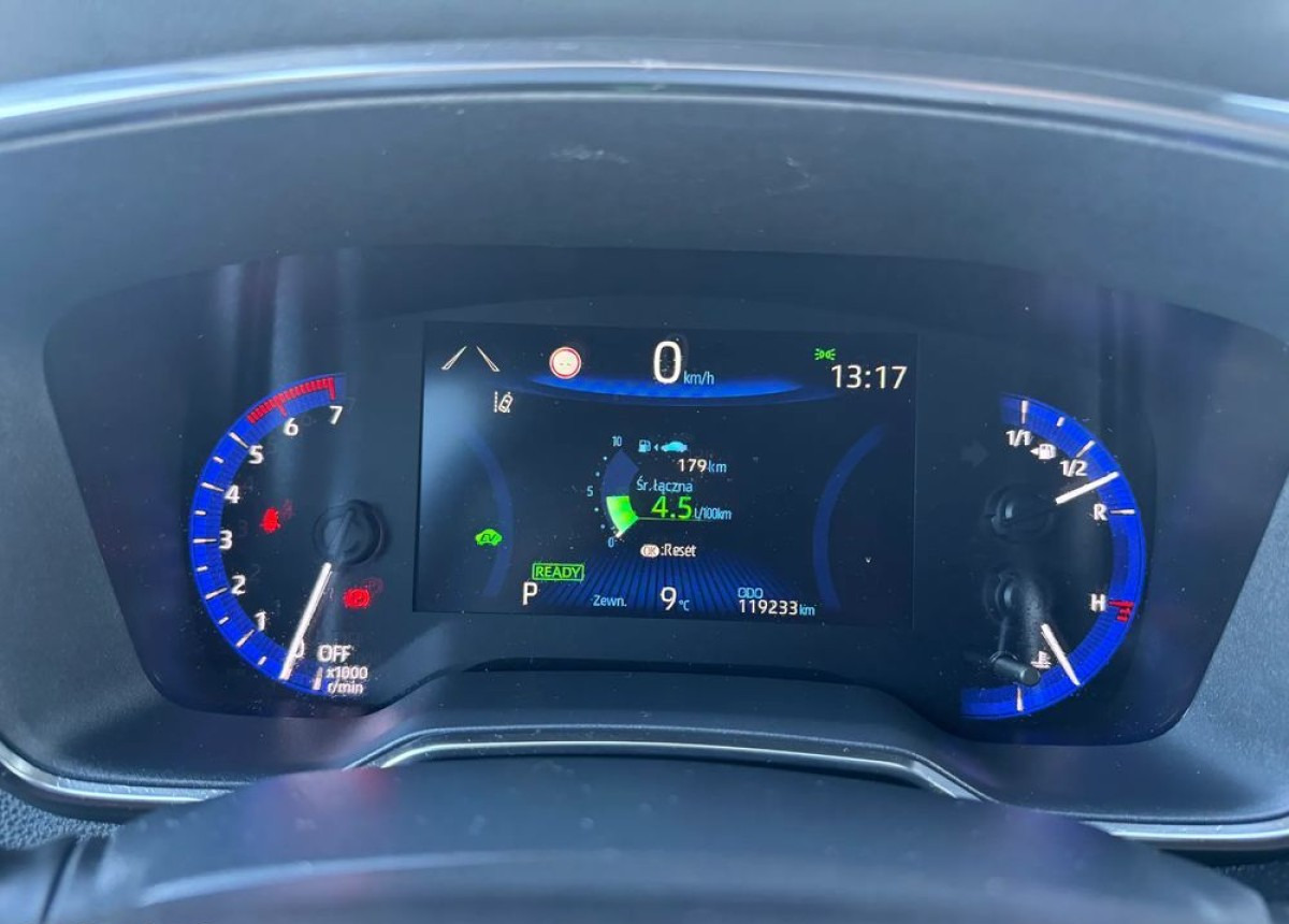 Toyota Corolla 1.8 Hybrid Active Niski przebieg LED FV23 W SUPER STANIE - Automóvel: foto 5 Toyota Corolla 1.8 Hybrid Active Niski przebieg LED FV23 W SUPER STANIE - Automóvel: foto 5