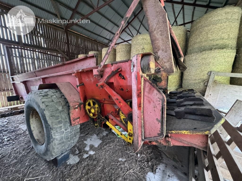 Agrostroj Pelhrimov RUR 55 - Espalhador de estrume: foto 2 Agrostroj Pelhrimov RUR 55 - Espalhador de estrume: foto 2