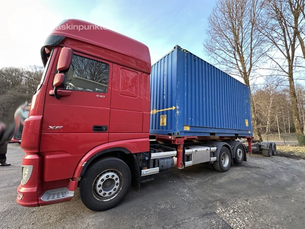 DAF XF 530 - Camião transportador de contêineres/ Caixa móvel: foto 2 DAF XF 530 - Camião transportador de contêineres/ Caixa móvel: foto 2