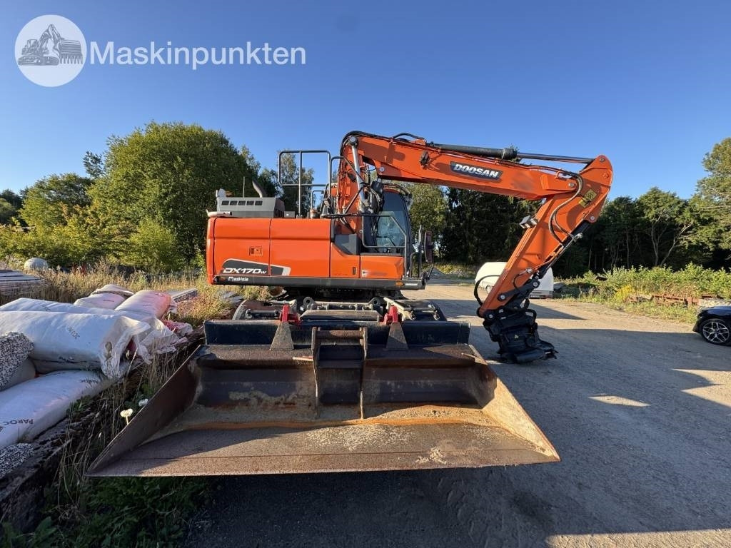 Doosan DX 170 W-5 + Tippvagn + Redskap  - Escavadeira de rodas: foto 4 Doosan DX 170 W-5 + Tippvagn + Redskap  - Escavadeira de rodas: foto 4