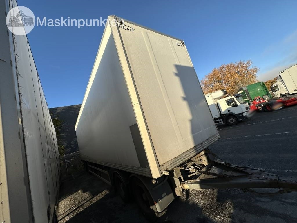 Ekeri L/L-4 Skåpsläp med öppningsbar sida - Reboque furgão: foto 3 Ekeri L/L-4 Skåpsläp med öppningsbar sida - Reboque furgão: foto 3