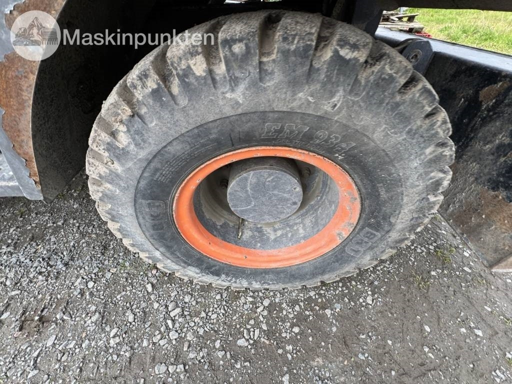 Locação financeira de Hitachi ZX 140 W-3 Hitachi ZX 140 W-3: foto 11 Locação financeira de Hitachi ZX 140 W-3 Hitachi ZX 140 W-3: foto 11