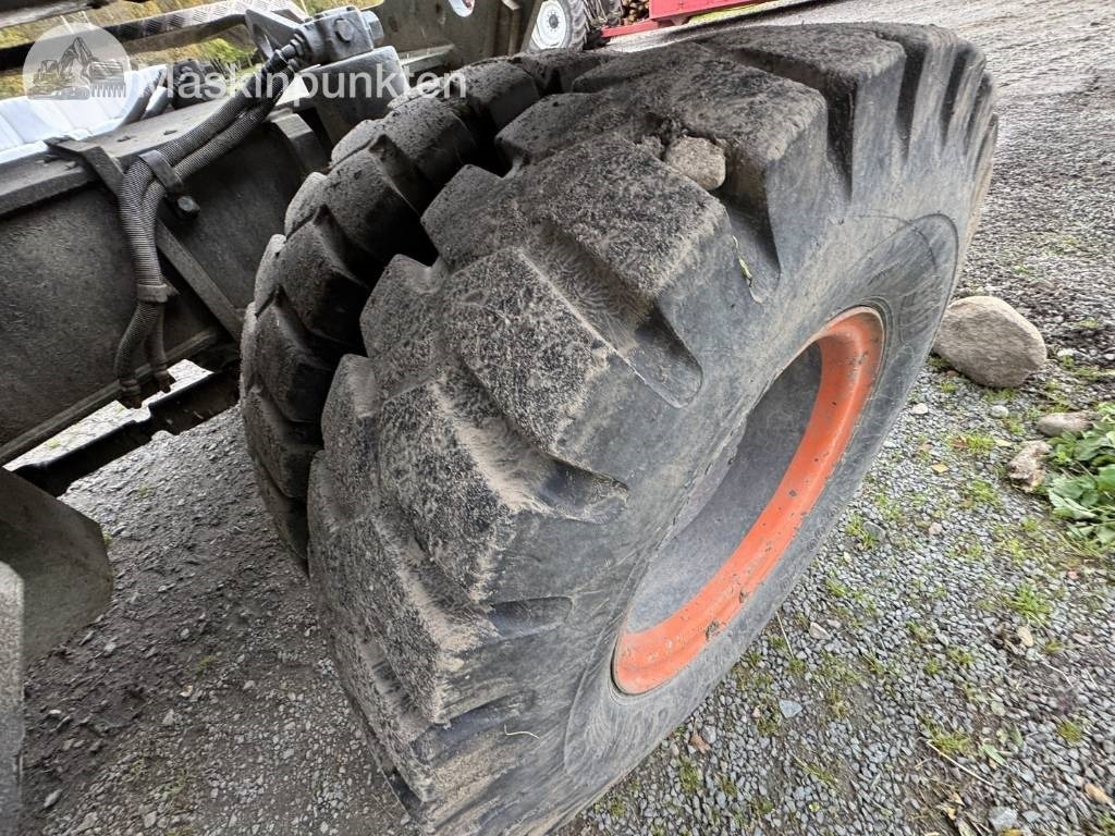 Locação financeira de Hitachi ZX 140 W-3 Hitachi ZX 140 W-3: foto 19 Locação financeira de Hitachi ZX 140 W-3 Hitachi ZX 140 W-3: foto 19