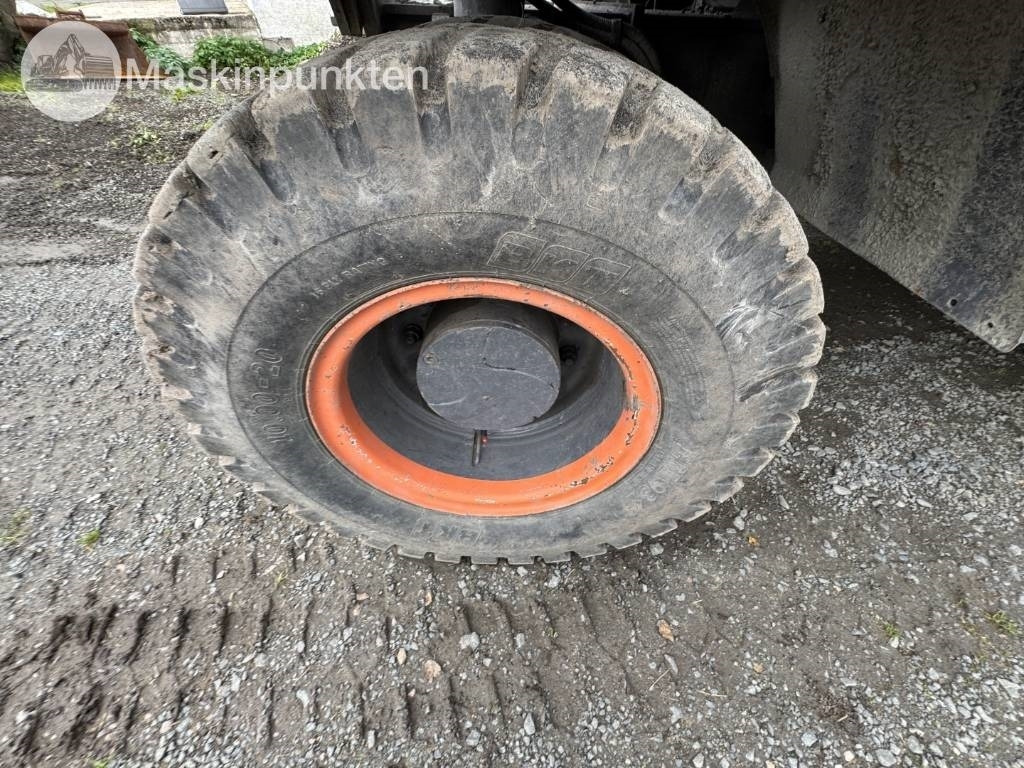 Locação financeira de Hitachi ZX 140 W-3 Hitachi ZX 140 W-3: foto 7 Locação financeira de Hitachi ZX 140 W-3 Hitachi ZX 140 W-3: foto 7