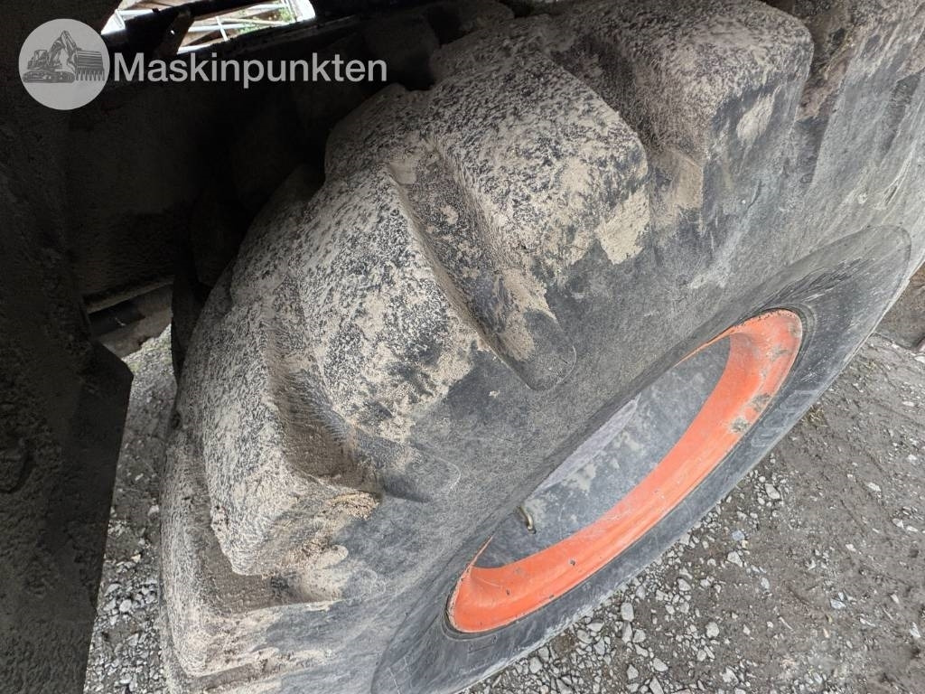 Locação financeira de Hitachi ZX 140 W-3 Hitachi ZX 140 W-3: foto 10 Locação financeira de Hitachi ZX 140 W-3 Hitachi ZX 140 W-3: foto 10