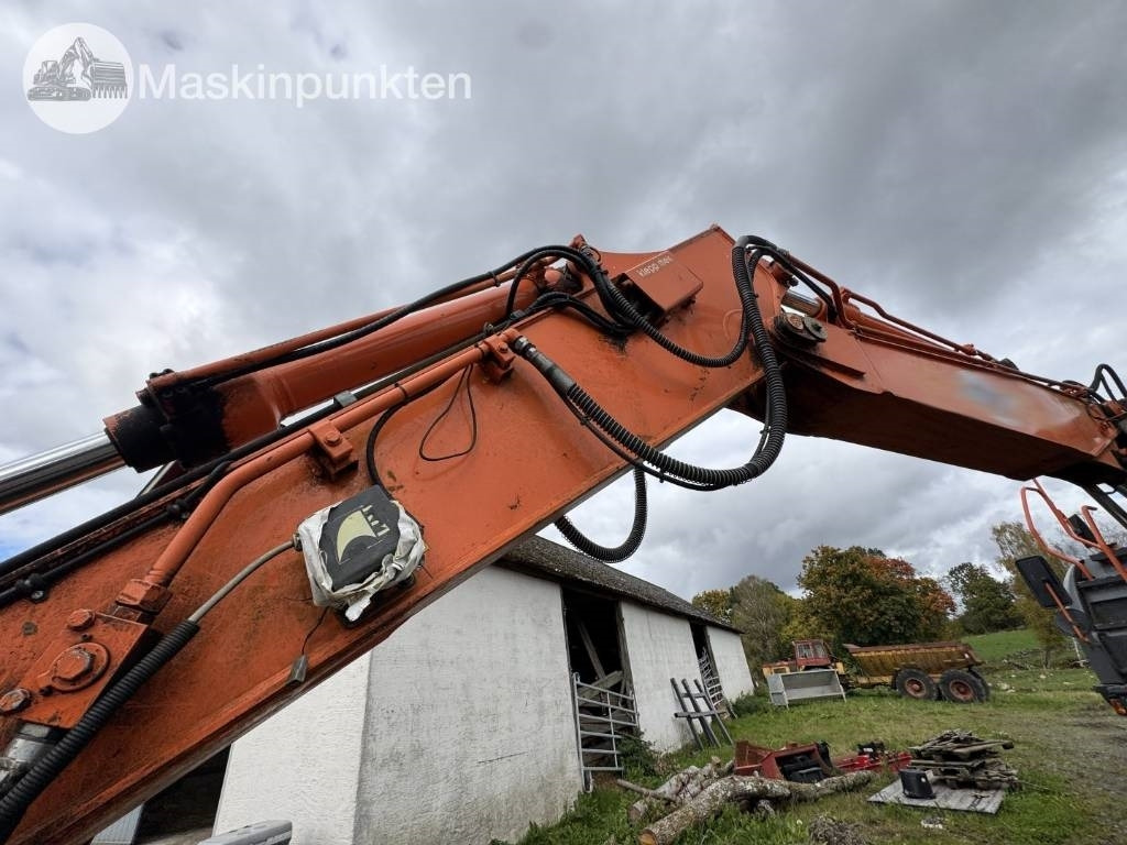 Locação financeira de Hitachi ZX 140 W-3 Hitachi ZX 140 W-3: foto 39 Locação financeira de Hitachi ZX 140 W-3 Hitachi ZX 140 W-3: foto 39