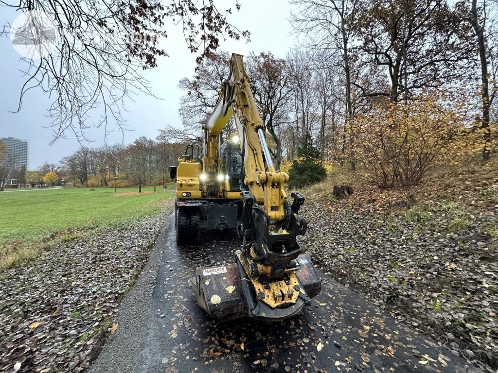 Komatsu PW 148-11 med vagn och redskap - Escavadeira de rodas: foto 3 Komatsu PW 148-11 med vagn och redskap - Escavadeira de rodas: foto 3