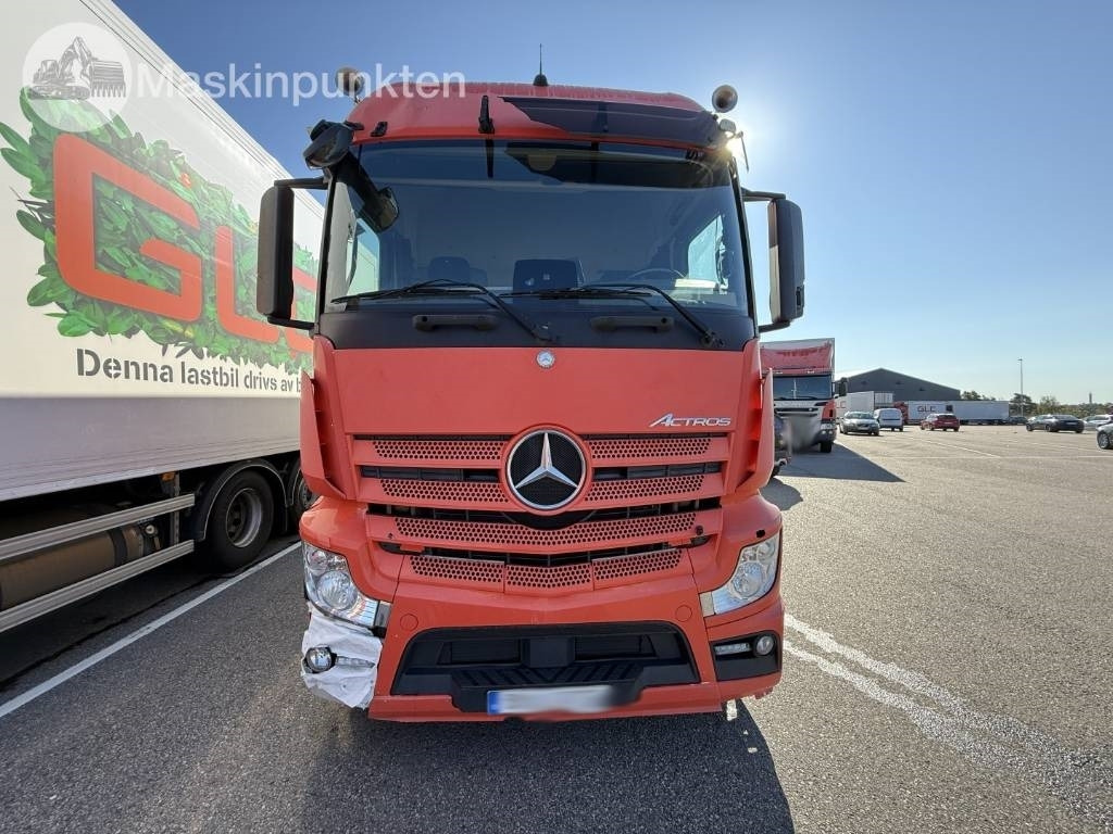 Mercedes-Benz Actros 2551 - Camião frigorífico: foto 2 Mercedes-Benz Actros 2551 - Camião frigorífico: foto 2