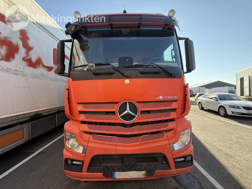 Mercedes-Benz Actros 2551 - Camião frigorífico: foto 2 Mercedes-Benz Actros 2551 - Camião frigorífico: foto 2