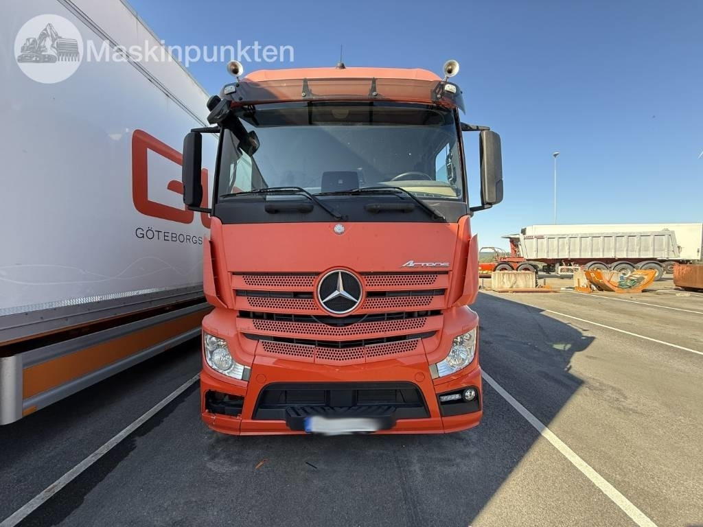 Mercedes-Benz Actros 2551 - Camião frigorífico: foto 2 Mercedes-Benz Actros 2551 - Camião frigorífico: foto 2
