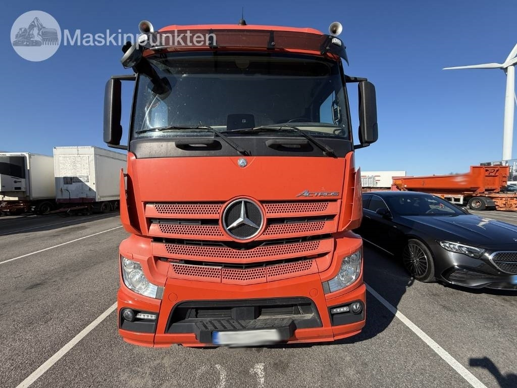 Mercedes-Benz Actros 2551 - Camião frigorífico: foto 2 Mercedes-Benz Actros 2551 - Camião frigorífico: foto 2