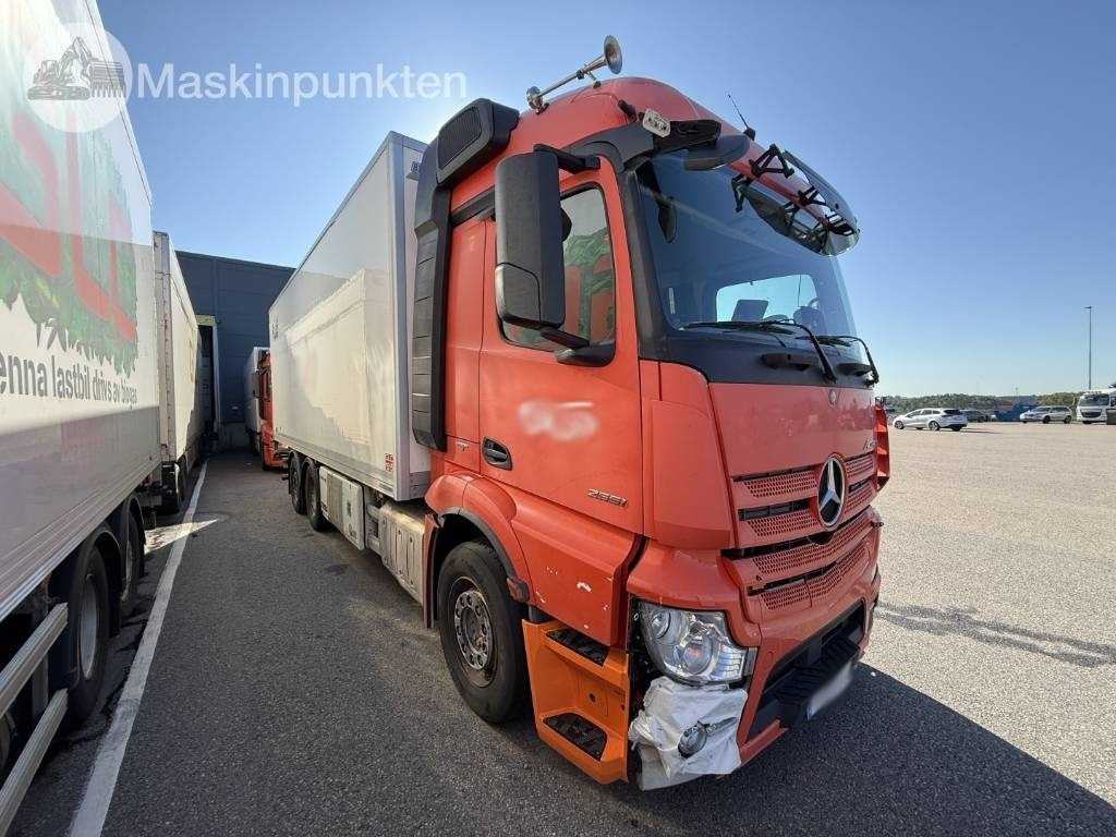 Mercedes-Benz Actros 2551 - Camião frigorífico: foto 3 Mercedes-Benz Actros 2551 - Camião frigorífico: foto 3