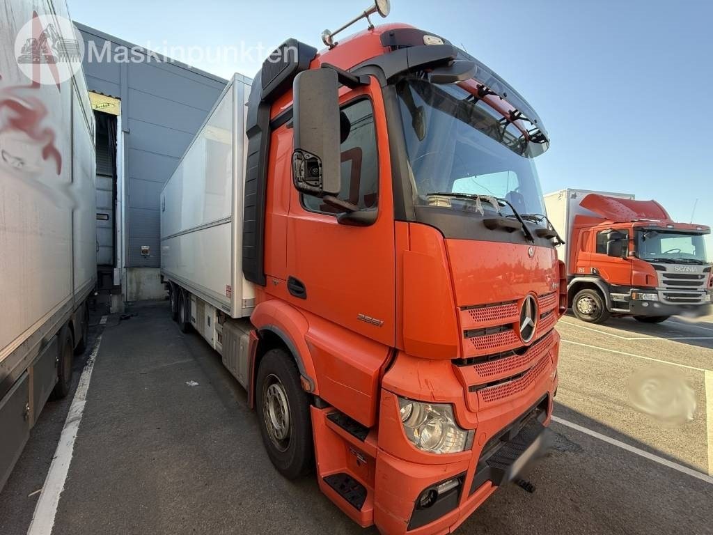 Mercedes-Benz Actros 2551 - Camião frigorífico: foto 3 Mercedes-Benz Actros 2551 - Camião frigorífico: foto 3