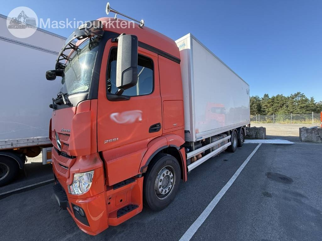 Mercedes-Benz Actros 2551 - Camião frigorífico: foto 1 Mercedes-Benz Actros 2551 - Camião frigorífico: foto 1