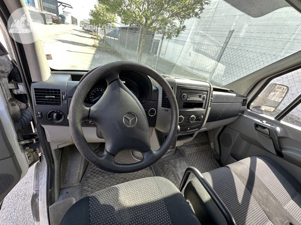 Carrinha de contentor Mercedes-Benz Sprinter 315 CDI: foto 19